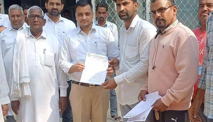 Farmers submitted a memorandum to the Tehsildar in the name of the Chief Minister regarding 8 major demands of Nathusari Chopta area