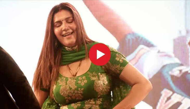  Sapna New Dance: बिहार के मुजफ्फरपुर में सपना चौधरी ने लगाए जबरदस्त ठुमके, डांस देख बेकाबू हुई भीड़
