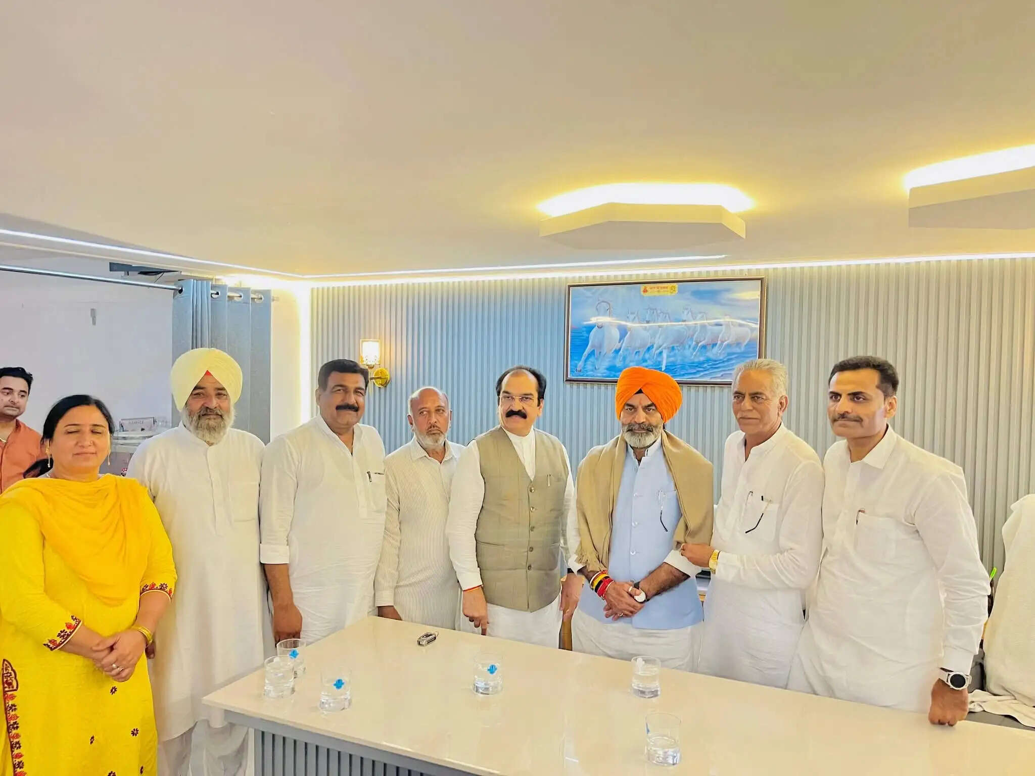 In Sirsa, BJP in-charge Bharat Bhushan Juyal infused enthusiasm into the organization and gave the mantra for strengthening it right down to the booth level