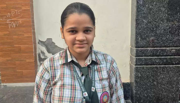 Students of Shah Satnam Ji Girls School, Sirsa, won the handwriting competition