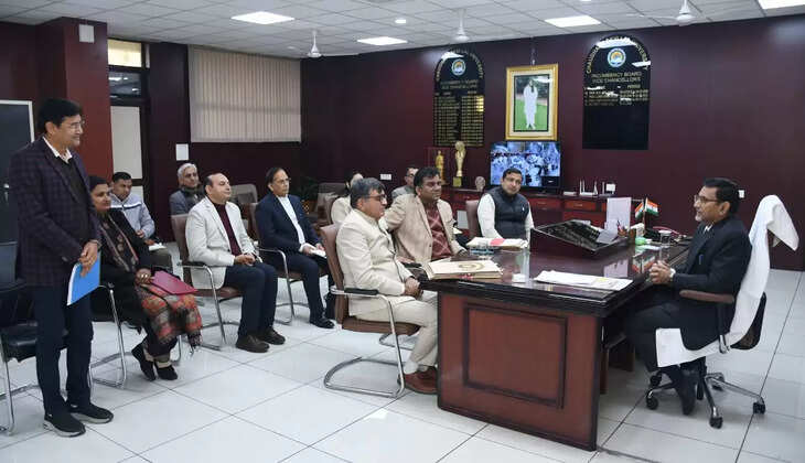 Haryana Government's Additional Chief Secretary Higher Education and CDLU Vice Chancellor Vineet Garg gave these instructions in the meeting