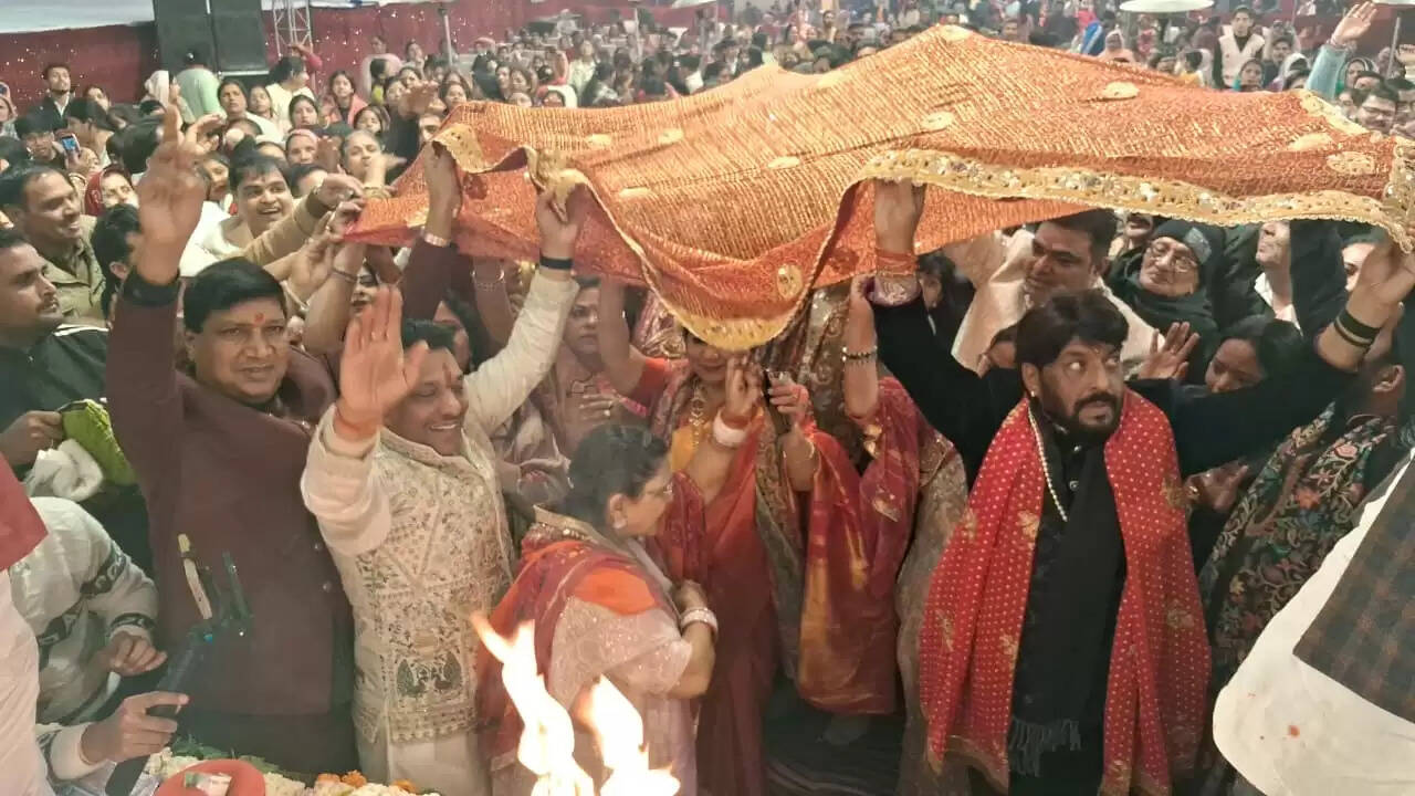 The auspicious recitation of Maa Jeen Bhawani was organised at the Satsang venue of Shri Baba Tara Ji Kutiya