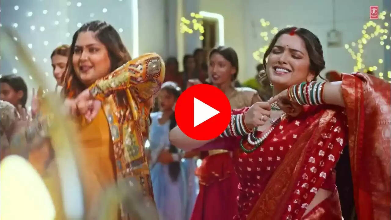 Bhojpuri Hit Song: आम्रपाली दुबे के 'नगीनिया' ने मचा डाली धूम, एक्ट्रेस का लाल साड़ी लुक हुआ हिट, खूबसूरती पर फिदा हुए फैंस