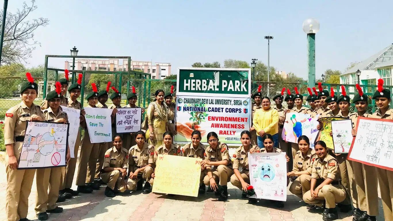 CDLU Sirsa NCC unit made people aware about environmental pollution and took out an awareness rally