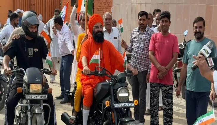 Baba Brahmadas Maharaj flagged off the bike rally