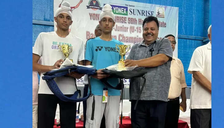 The talented players of Gurdev Indoor Stadium, Sant Nagar secured third position in the State Badminton Championship