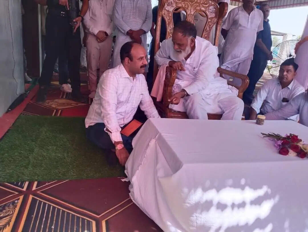 सतगुरु कंवर साहेब महाराज ने रूपावास गांव में स्थित राधास्वामी आश्रम में सत्संग करते हुए ये भी कहा 