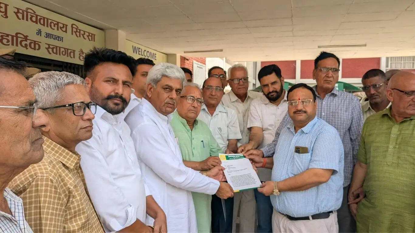Government should give compensation to the affected farmers at an average of Rs. 65 thousand per acre: District executive of JJP submitted a memorandum in favor of the farmers affected by arson