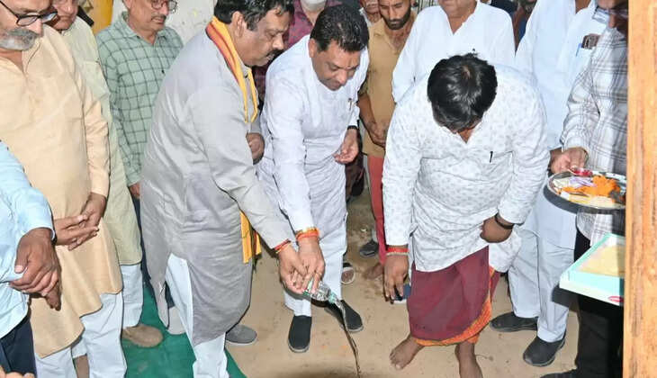 Tubewell installed in F Block Park under SIRSA Ward - 28