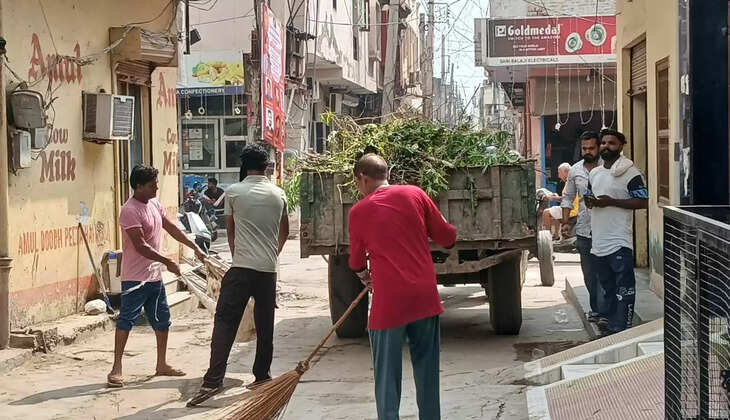 Cleanliness drive conducted in the wards of SIRSA, the city will be clean only with the cooperation of common people: Neetu Soni
