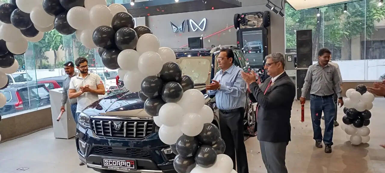 The Mahindra Scorpio-N has been grandly launched at Garg Motors, featuring new attributes and color options; the new Scorpio-N is equipped with a bold design and modern features