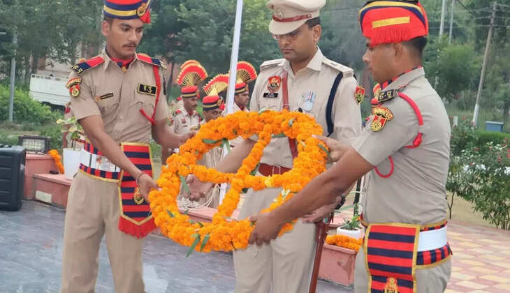  An emotional tribute ceremony was organised in Sirsa on Police Martyrdom Day