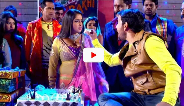  Bhojpuri Hit Song: निरहुआ की हरकतों से परेशान हुई आम्रपाली दूबे, सरेआम कर दिया ये काम, बार- बार देखा जा रहा है वीडियो 