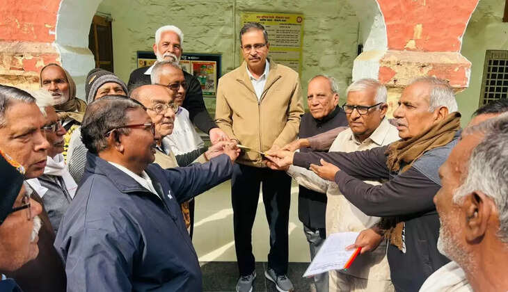 Retired Railway Employees Association submitted a memorandum to the Assistant Divisional Engineer