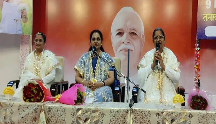  सिरसा की सांसद सुनीता दुग्गल ने अलविदा तनाव शिविर में गाया मधुर आवाज में यह भजन 