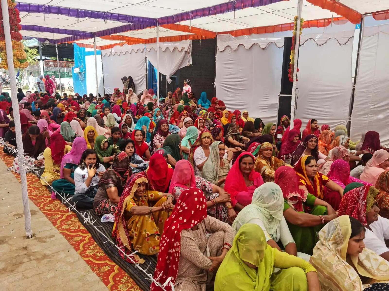 Shrimad Bhagwat Katha in village Dadba Kalan: Hey gatekeepers, tell Kanhaiya that poor Sudama has come to your door