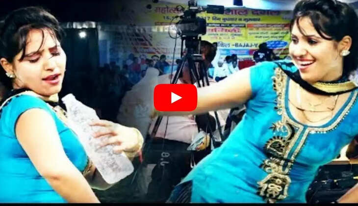 Rachna Tiwari Hot Dance: कुर्ती के बटन खोलकर रचना तिवारी ने उछल-उछलकर किया डांस, बूढ़े भी मांगने लगे पानी