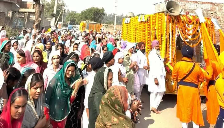 Devotees accorded a grand welcome to the 'Shaheedi Yatra' organised on the 350th martyrdom anniversary of Shri Guru Tegh Bahadur Ji.