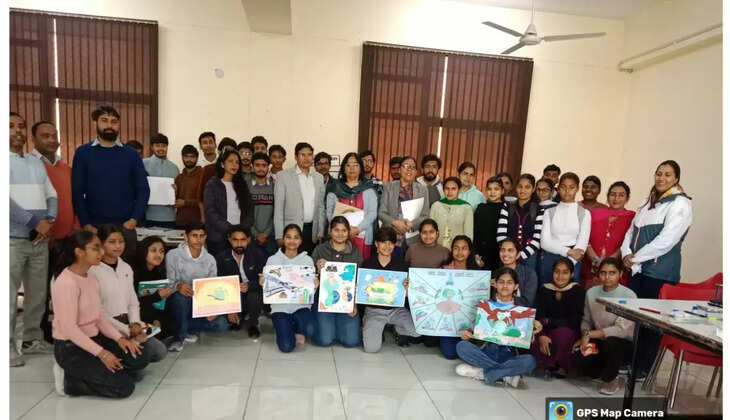 Various programs organized on International Science Day in the Education Department of Sirsa CDLU