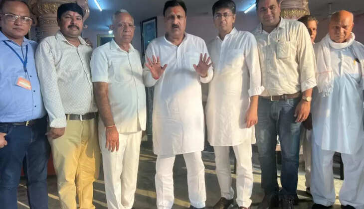 Due to online trading, the business of small and medium shopkeepers in street markets is continuously getting stalled: Bajrang Garg