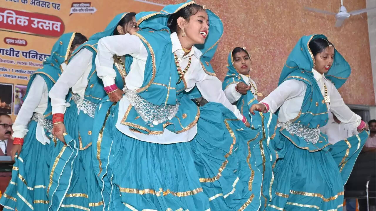 SIRSA में हरियाणा दिवस के अवसर पर सांस्कृतिक उत्सव का आयोजन, नलवा से विधायक रणधीर पनिहार रहे मुख्यातिथि