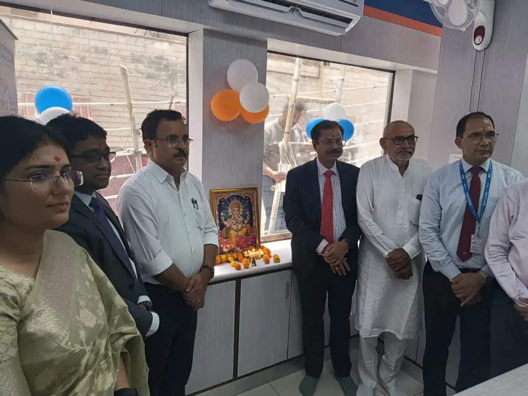 Vice-Chancellor Professor Vijay Kumar inaugurated the new Bank of India branch in Sirsa