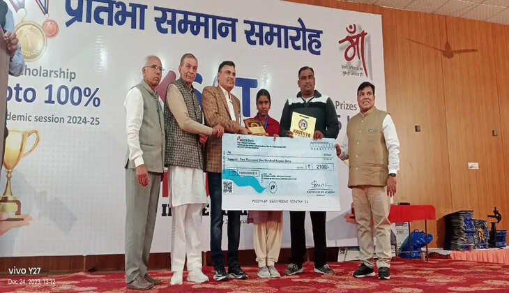  गांव नाथूसरी कलां के राजकीय कन्या वरिष्ठ माध्यमिक विद्यालय की छात्रा है दुर्गा 