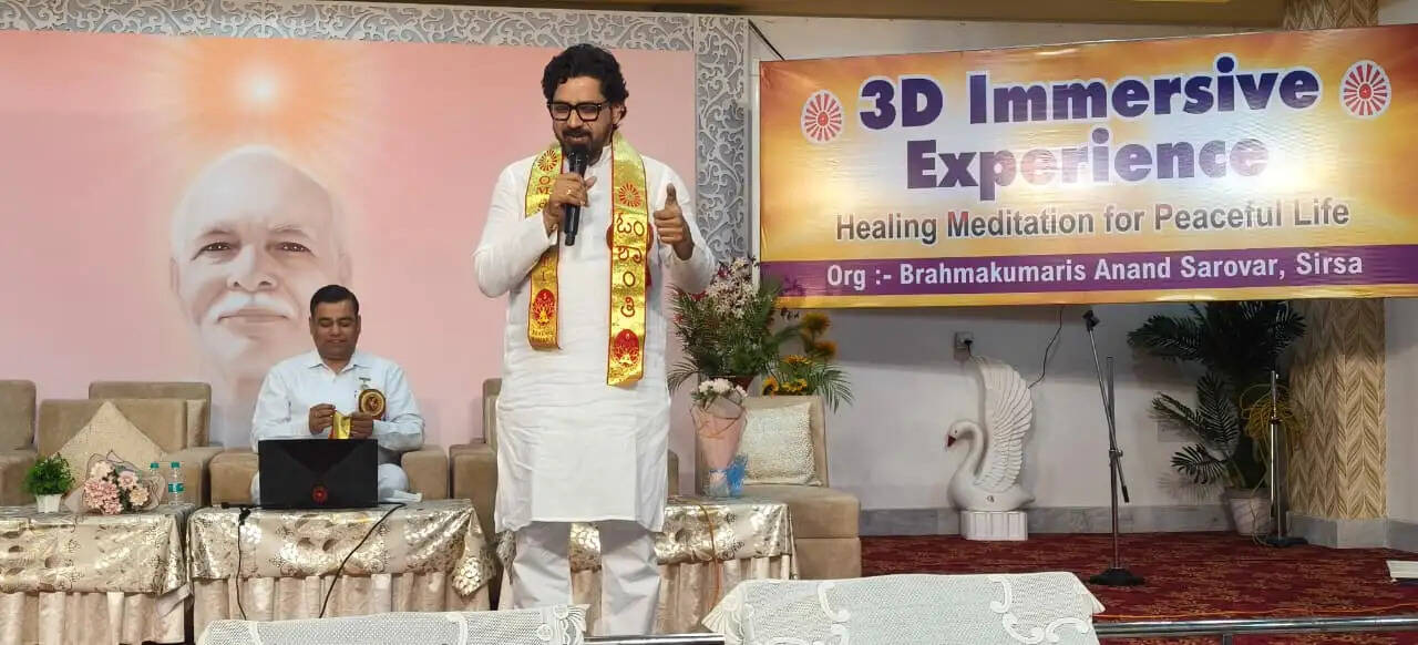 Crowds flocked to Anand Sarovar, Sirsa for the 3D immersive experience; hundreds of people, including prominent personalities from the city of Sirsa, attended