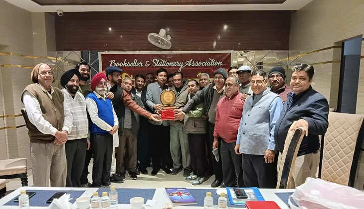 Meeting of Sirsa District Book and Stationery Sellers Association, Ashok Kumar Gupta made the President