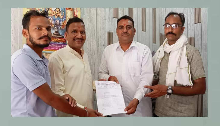 In view of the festive season, a memorandum was submitted to the Deputy Commissioner regarding closure of liquor and meat shops in Sirsa