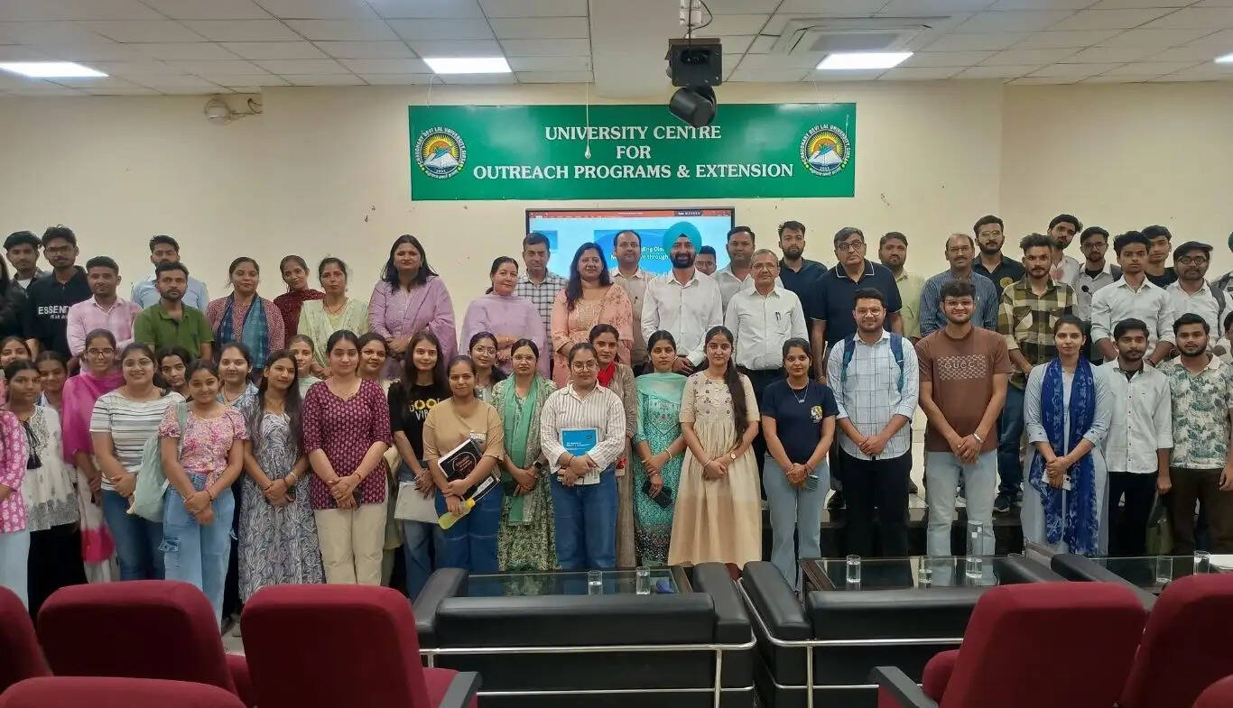 These tips were given to the students on the subject of managing diabetes through food at CDLU Sirsa