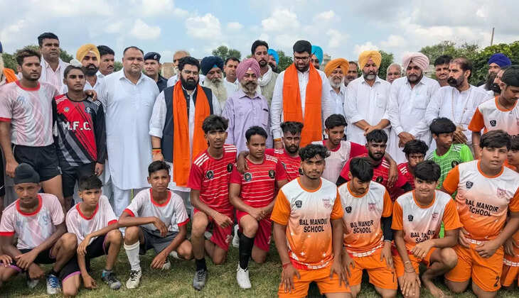 सांसद कार्तिकेय शर्मा ने नशे व खेलों के विकास के लिए जेजेपी प्रधान महासचिव दिग्विजय चौटाला की थपथपाई पीठ, विकासात्मक कार्यों का किया अवलोकन 