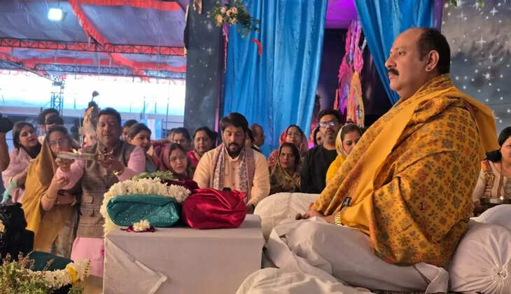 Keep unwavering faith in Shiva, Bel Patra is a medicine for all diseases, pick up the Bel Patra offered on Shivling, wash it and offer it again, you will get millions of times more merit: Pandit Pradeep Mishra Maharaj