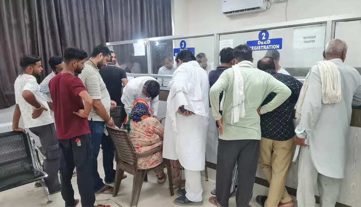 Registry system crashed in Chaupata tehsil, registry did not happen even after sitting for hours in the humid heat