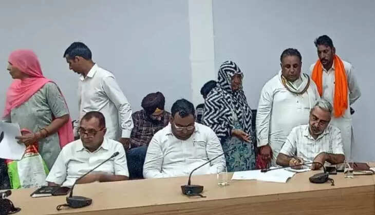 Solve the problem on priority and also inform the complainant: DRO Sanjay Kumar