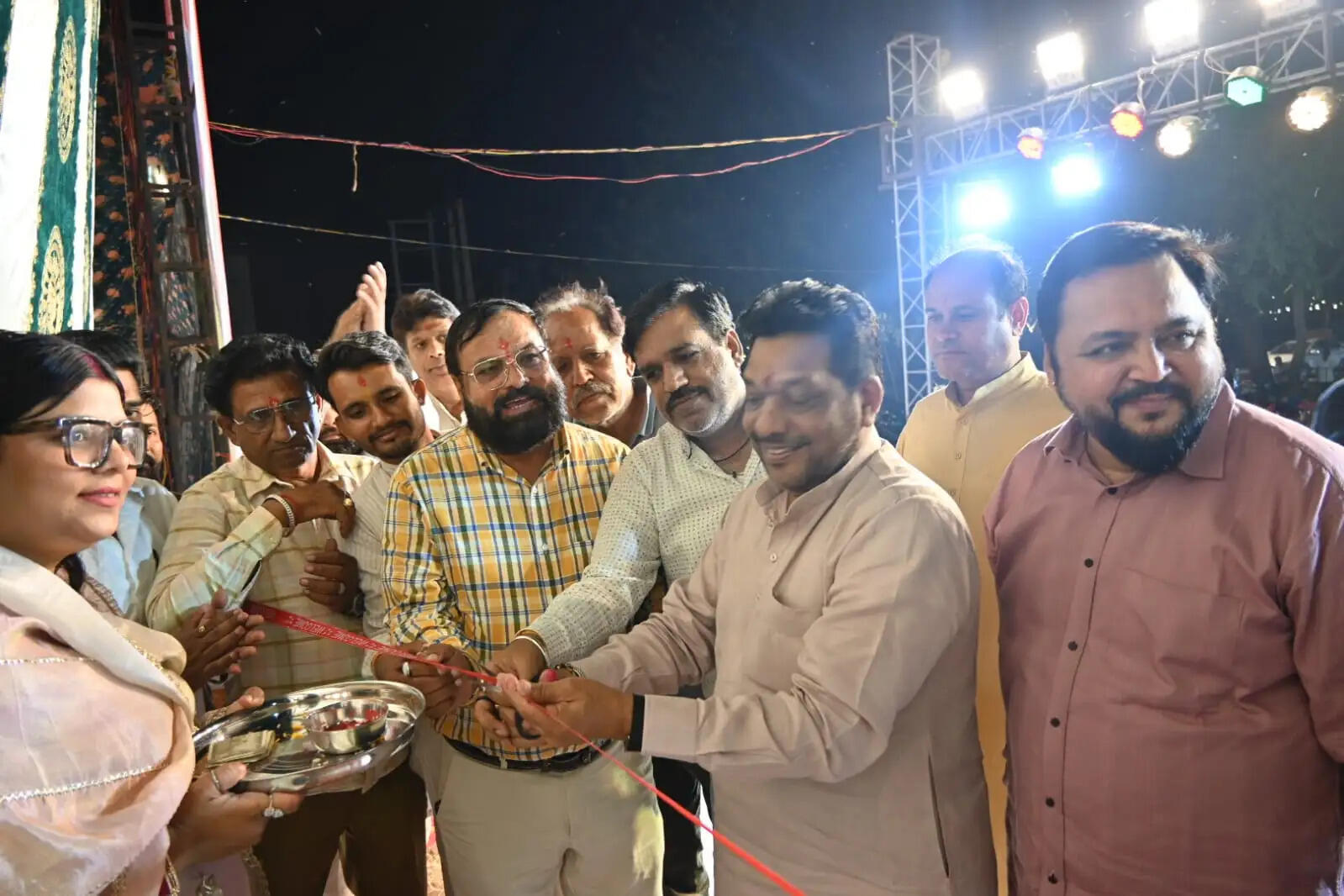 Ramlila performances kick off in Sirsa; stages resound with chants hailing Lord Ram; senior BJP leader Gobind Kanda inaugurates the event by cutting the ribbon