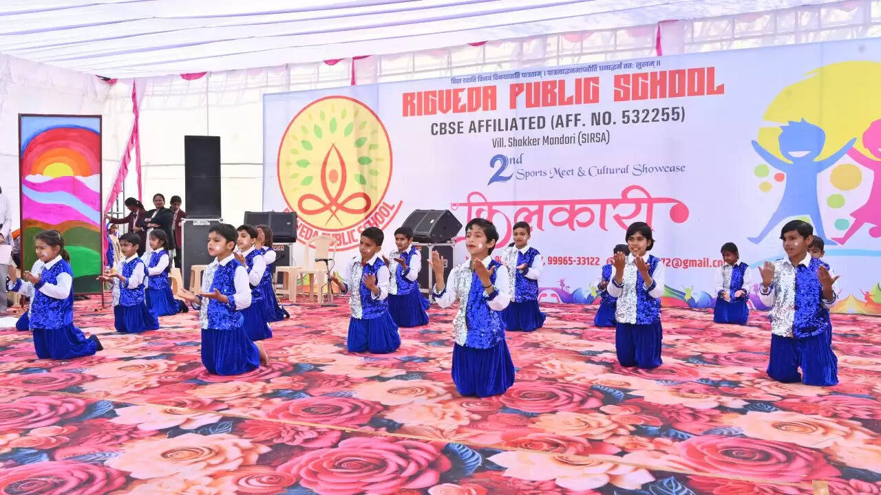 Rigveda School in village Shakkarmandori organised annual festival Kilkari, students showcased their talent
