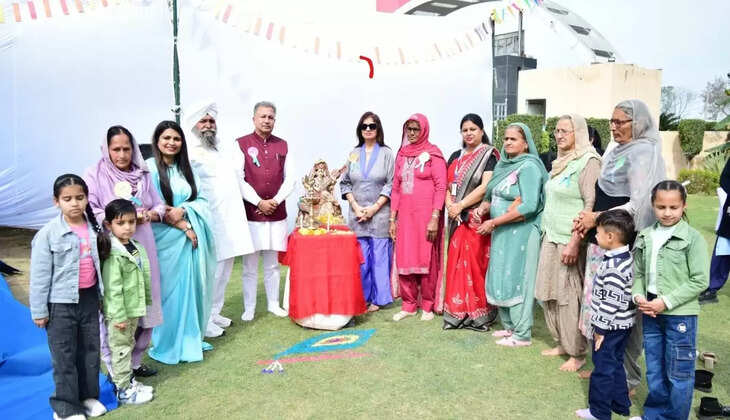 Grandparents were honored at Sri Chaitanya Techno School, Sirsa. Various sports activities of children with grandparents became an attraction