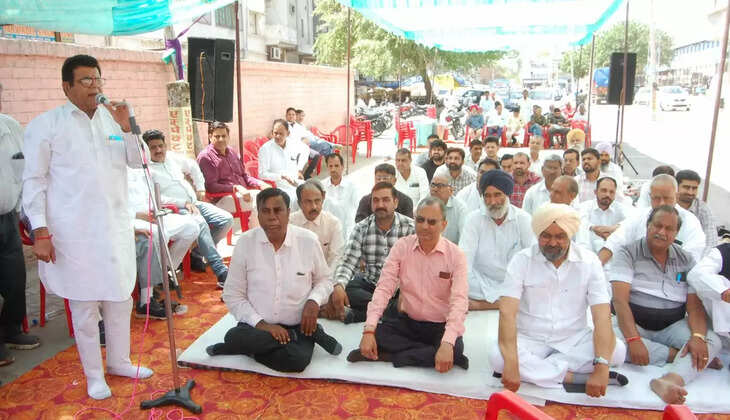 एसोसिएशन के प्रधान मेहता ने बताया पिछले काफी वर्षों से हमारा संघर्ष जारी है