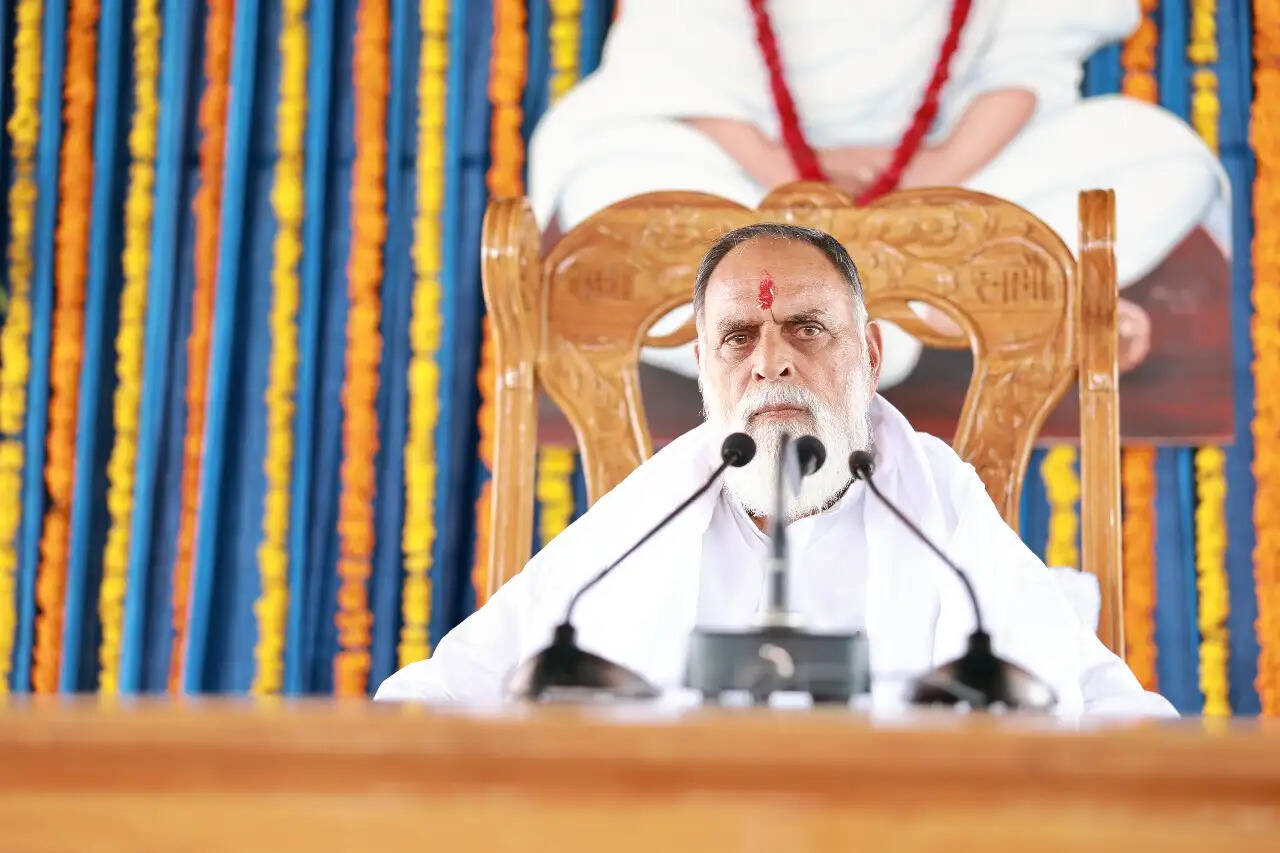 सतगुरु कंवर साहेब महाराज ने रूपावास गांव में स्थित राधास्वामी आश्रम में सत्संग करते हुए ये भी कहा 