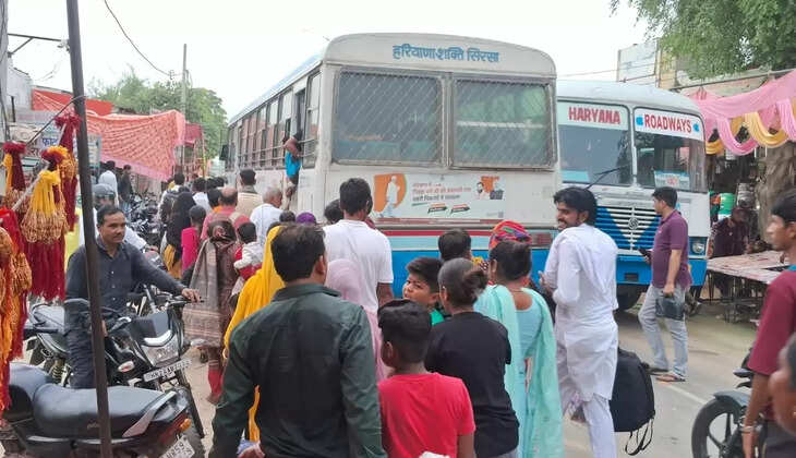 Haryana Roadways bus coming from Rajasthan broke down near Kagadana village, women returning after tying Rakhi on Rakshabandhan faced problems