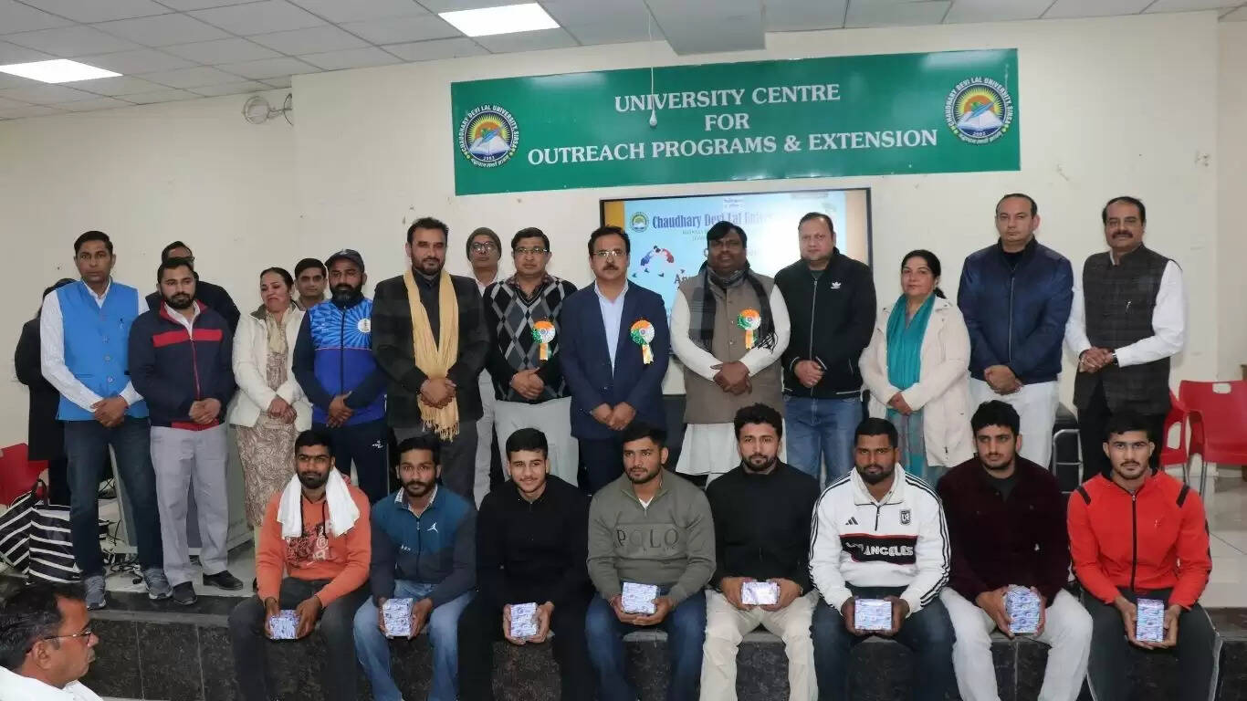 CDLU SIRSA organised a prize distribution ceremony in honour of outstanding sportspersons