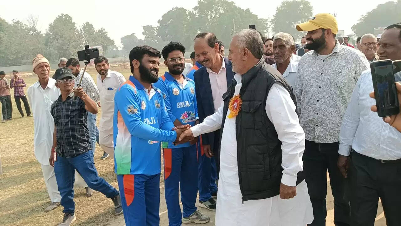 Cricket mega-match begins in Chaupata, players associated with media from Haryana and Rajasthan participated in the Media Premier League cricket competition