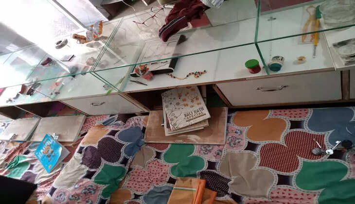 दस दिन पहले ही दुकान का मुहुर्त किया