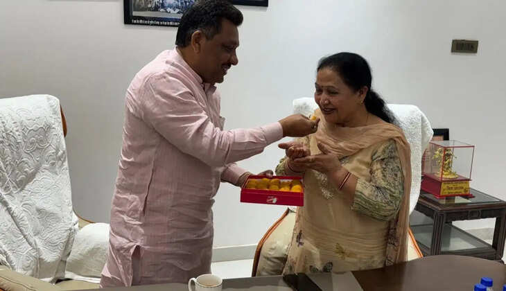 Newly appointed Dabwali BJP District President Renu Sharma met BJP leader Gobind Kanda