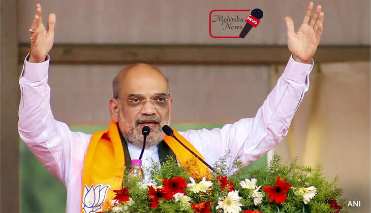 राजस्थान में चुनाव प्रचार के दौरान काफिला एक गली से गुजर रहा था