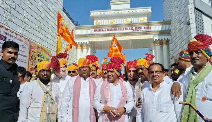 A grand procession was taken out in Sirsa on the birth anniversary of Maharaja Agrasen ji, Gobind Kanda flagged it off