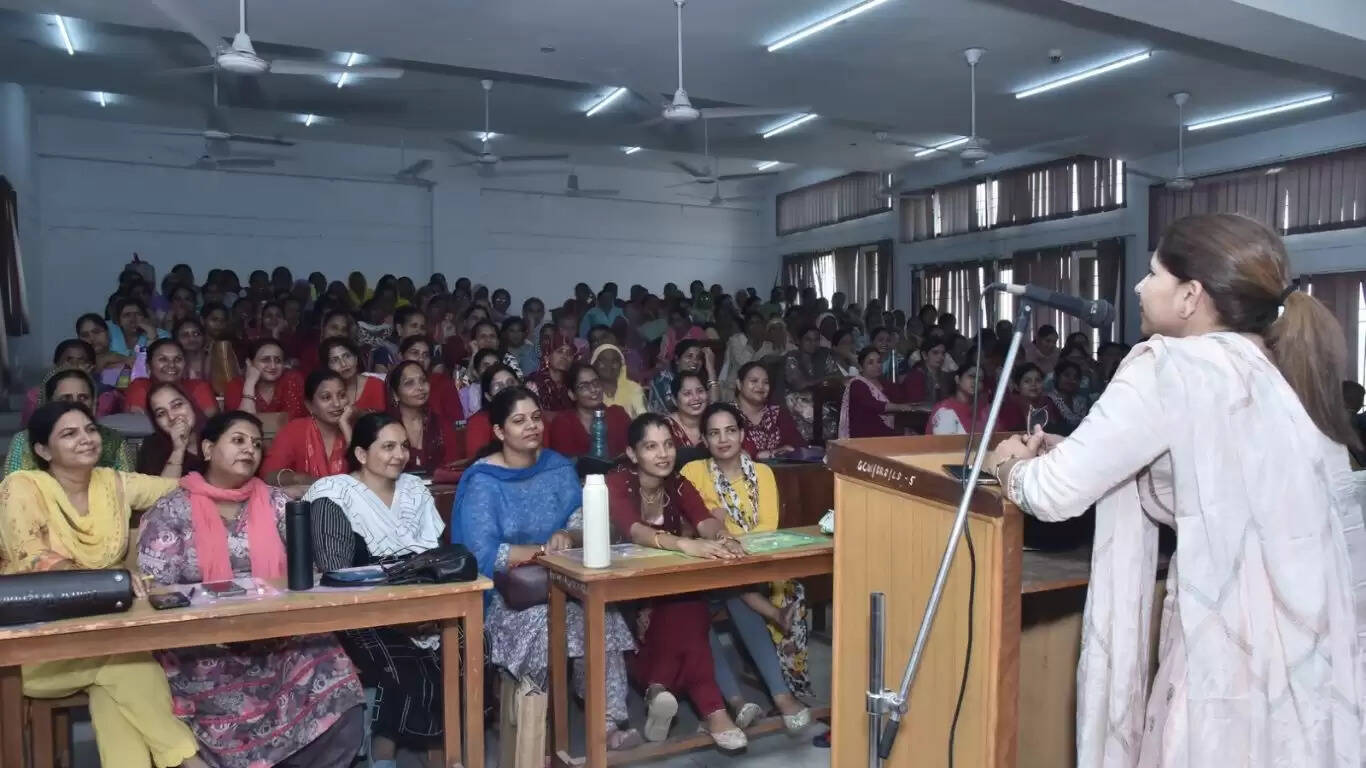 District level program organized under women empowerment by Women and Child Development Department in Sirsa