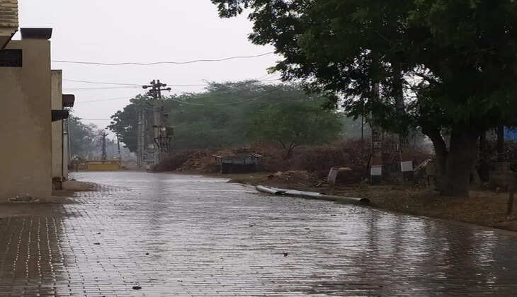 बरसात के कारण तापमान में भी आई गिरावट 
