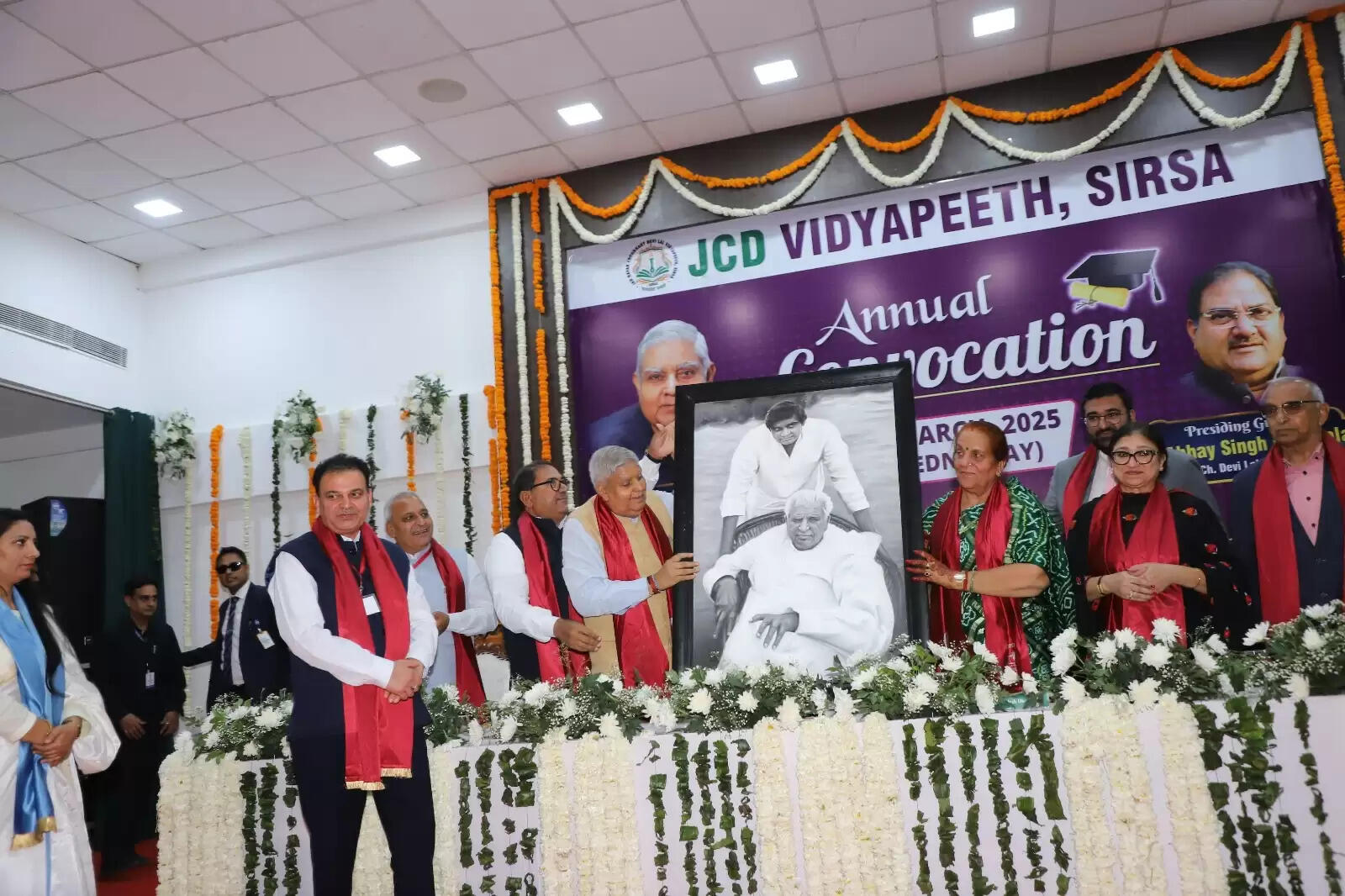  उपराष्ट्रपति श्री जगदीप धनखड़ की मौजूदगी में हुआ डिग्री वितरण